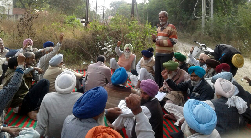 ਖਾਤਿਆਂ ''ਚ ਪੈਨਸ਼ਨਾਂ ਨਾ ਆਉਣ ਦੇ ਵਿਰੋਧ ''ਚ ਰੋਸ ਪ੍ਰਦਰਸ਼ਨ