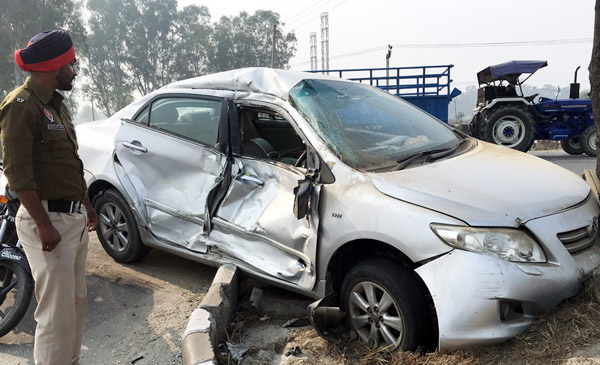 ਬੱਸ ਨੇ ਕਾਰ ਨੂੰ ਮਾਰੀ ਟੱਕਰ, 1 ਜ਼ਖਮੀ