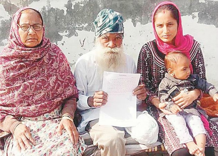 ਅਵਤਾਰ ਸਿੰਘ ਅਜਗਰ ਦੇ ਮਾਤਾ-ਪਿਤਾ ਨੇ ਪੁਲਸ ''ਤੇ ਧੱਕੇਸ਼ਾਹੀ ਦਾ ਲਾਇਆ ਦੋਸ਼