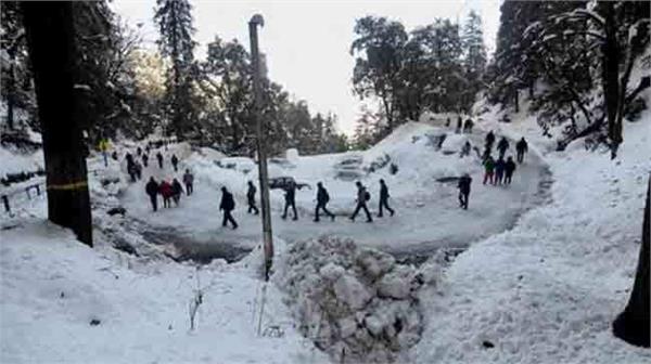 15 kms on snow including brides m the bridegroom came on foot