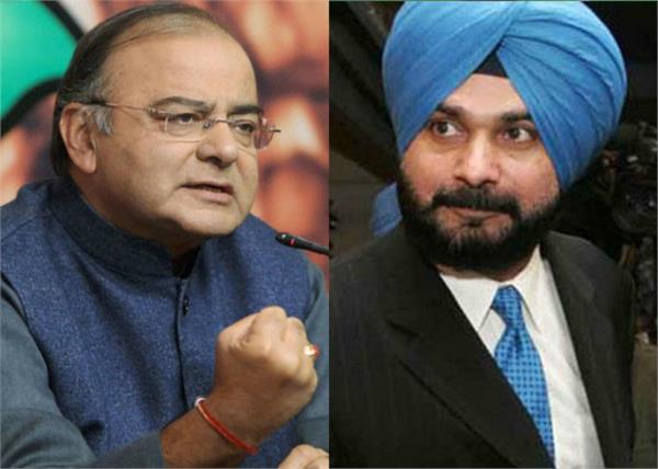 when sidhu touched jaitley  s feet