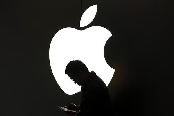 apple apologizes for slowing iphone