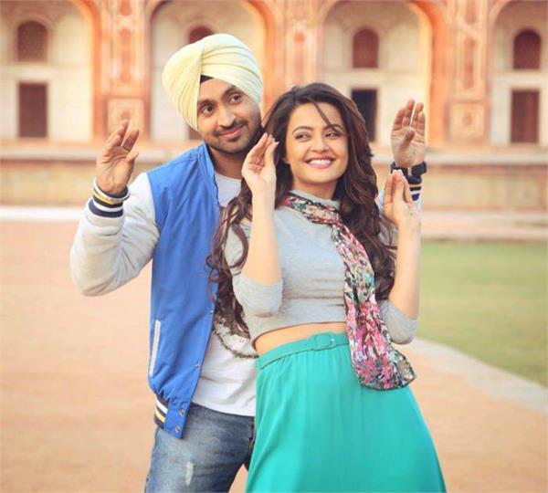 surveen chawla gets secretly married to akshay thakker