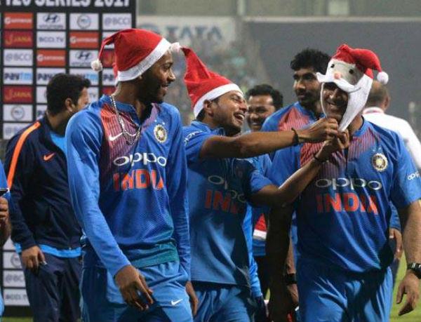 santa dhoni  india  s christmas party after victory