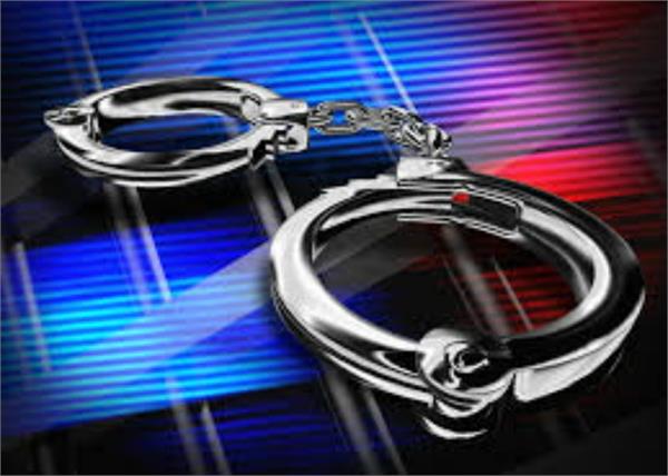 bribery of fake education board in delhi  six arrested