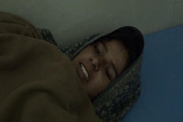 a three year old girl lost her newborn brother  government hospital error
