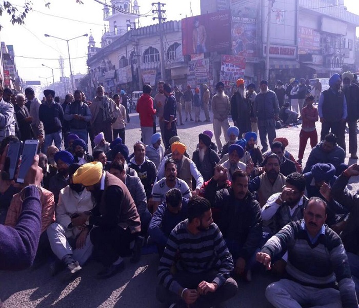 ਅਕਾਲੀ ਦਲ ਵਲੋਂ ਨਵਾਂਸ਼ਹਿਰ 'ਚ ਜਲੰਧਰ-ਚੰਡੀਗੜ੍ਹ ਹਾਈਵੇ ਜਾਮ