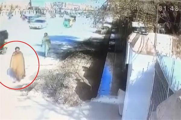 video viral attacks by extremists on church before christmas