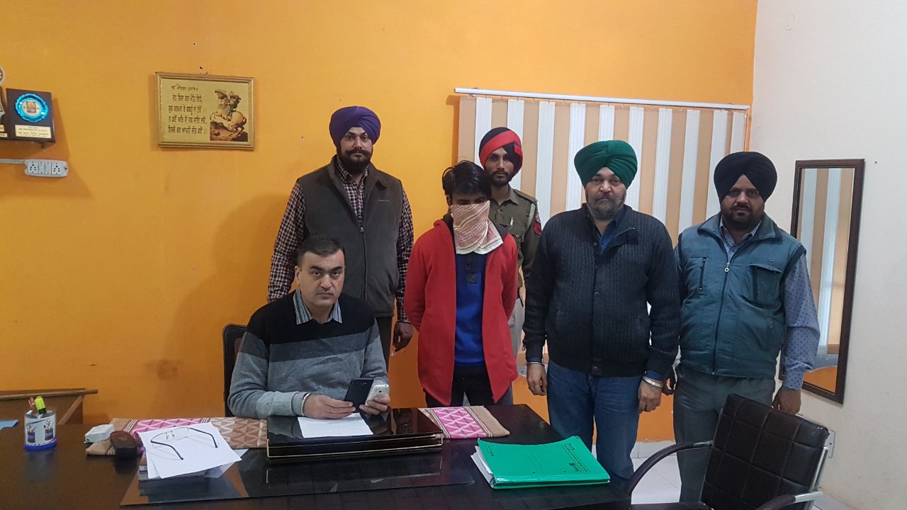 ਸਨੈਚਿੰਗ ਦੀਆਂ ਵਾਰਦਾਤਾਂ ਨੂੰ ਅੰਜਾਮ ਦੇਣ ਵਾਲਾ ਇਕ ਨੌਜਵਾਨ ਚੜ੍ਹਿਆ ਪੁਲਸ ਅੜਿੱਕੇ