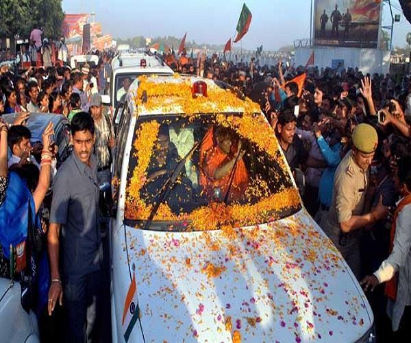 yogi security defaults jumping in front of the convoy