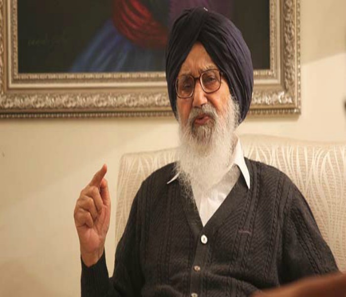 ਕਰਜ਼ੇ ਮੁਆਫੀ ਦੇ ਵਾਅਦਿਆਂ ਤੋ ਭੱਜ ਰਹੀ ਹੈ ਕਾਂਗਰਸ ਸਰਕਾਰ - ਬਾਦਲ