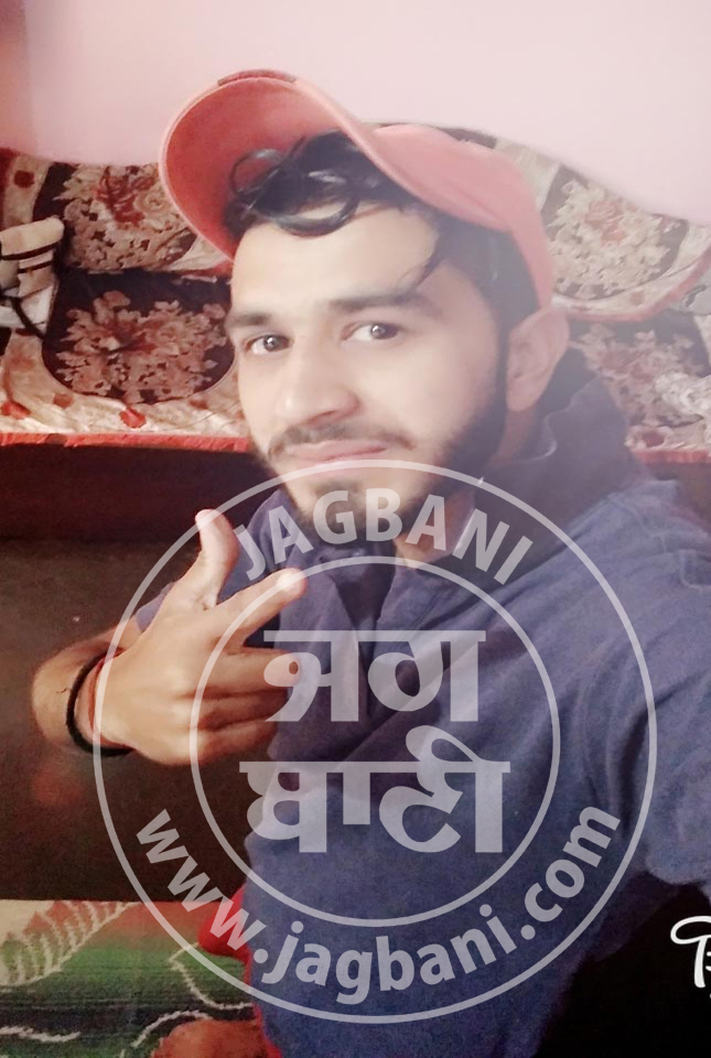 ਜੰਗਲ ''ਚ ਸ਼ਿਕਾਰ ਖੇਡਣ ਗਏ ਨੌਜਵਾਨਾਂ ਦੇ ਲੱਗੀਆਂ ਗੋਲੀਆਂ, ਇਕ ਦੀ ਮੌਤ (ਤਸਵੀਰਾਂ)