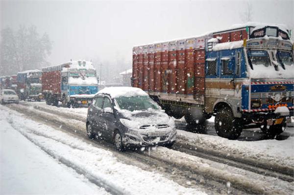 rain and snowfall stops at jammu srinagar national highway