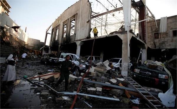 yemen air strikes kill 10 people