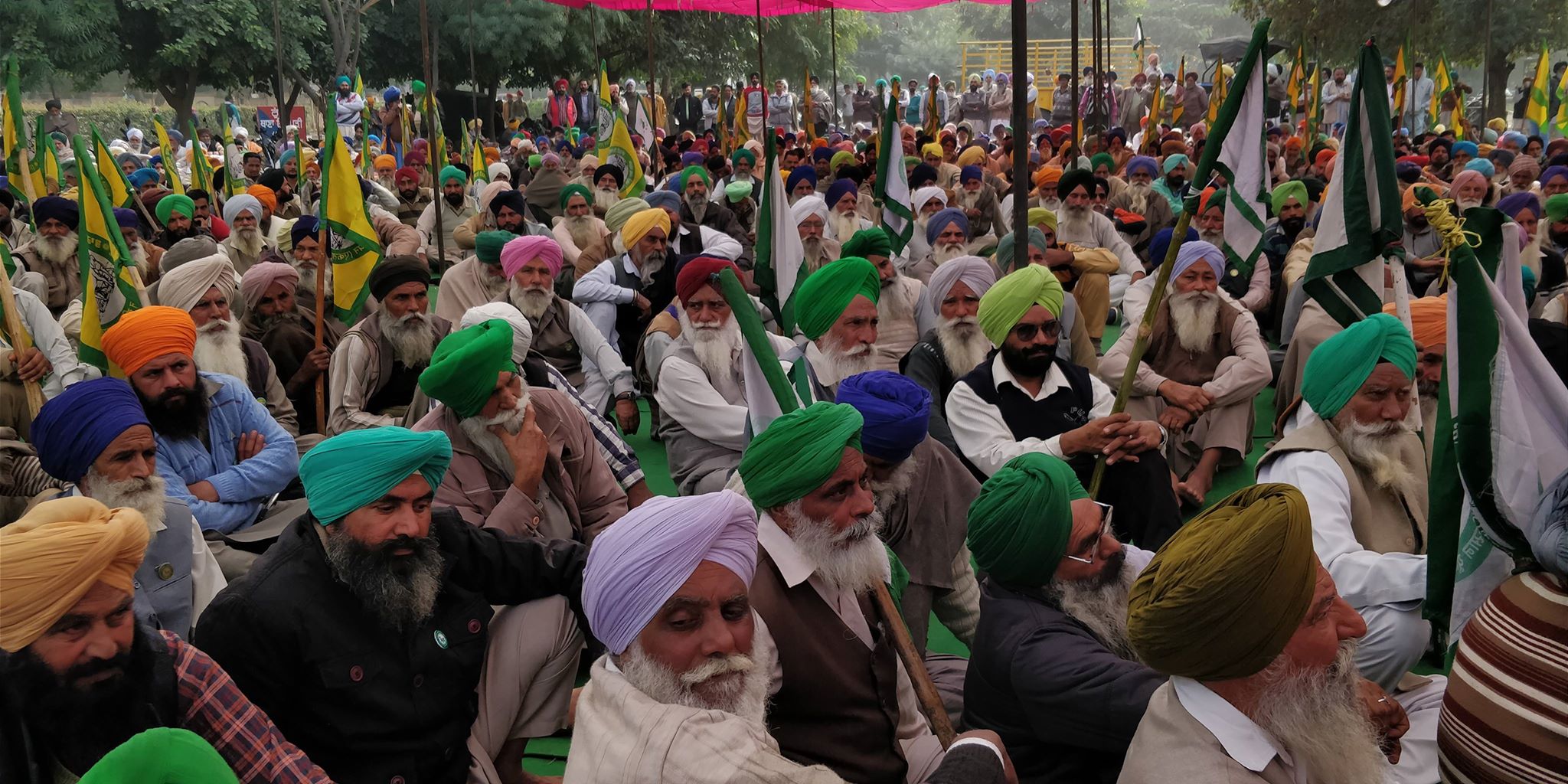 ਹਜ਼ਾਰਾਂ ਕਿਸਾਨਾਂ ਘੇਰਿਆ ਡੀ. ਸੀ. ਦਫਤਰ, ਝੋਨੇ ''ਤੇ 200 ਤੇ ਕਣਕ ''ਤੇ 150 ਰੁਪਏ ਪ੍ਰਤੀ ਕੁਇੰਟਲ ਬੋਨਸ ਦੀ ਮੰਗ