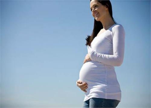 learn why kids stretch the leg in the mother s womb
