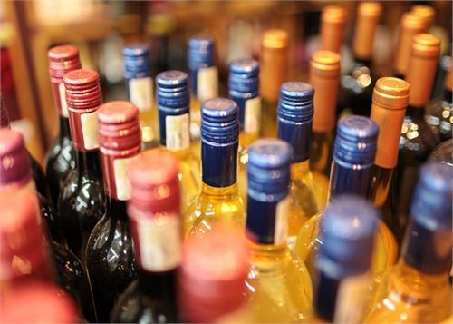 illicit liquor including 4 arrested