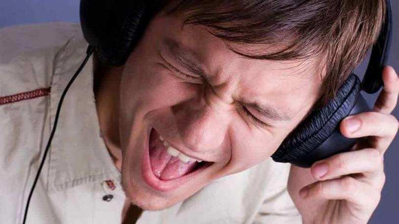 loud voice of headphone may damage your hearing