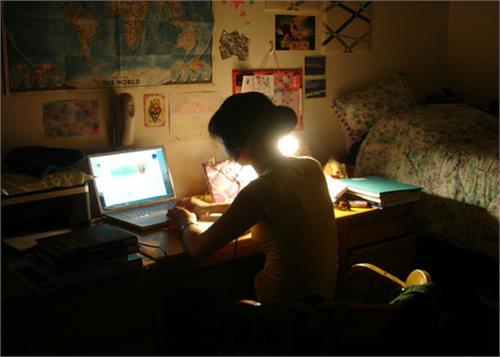 late night are sleeping with many advantages