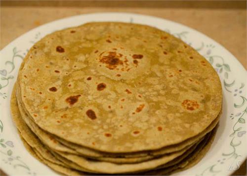 many phaide bassi are eating flesh