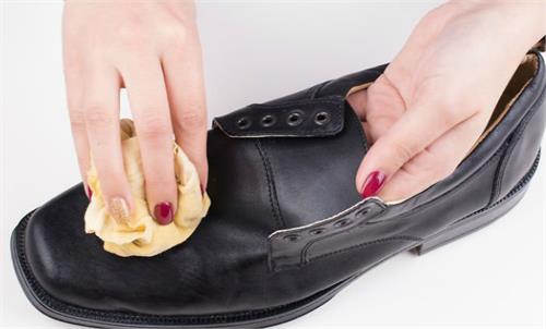 these easy ways to get rid of clay pots on shoes