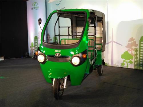 kinetic green introduces its first electric three wheeler with lithium ion battery