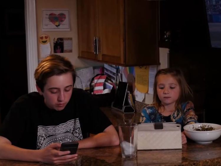 learn teeners treatment of children at the beginning of the smartphone and video games
