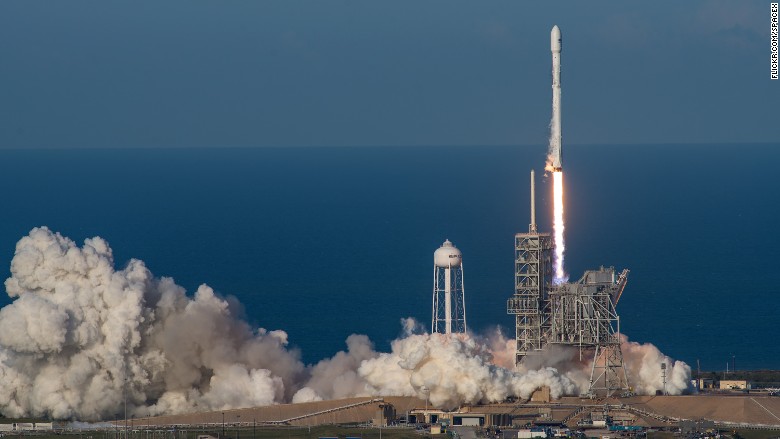 spacex scanned the first recycled rockets