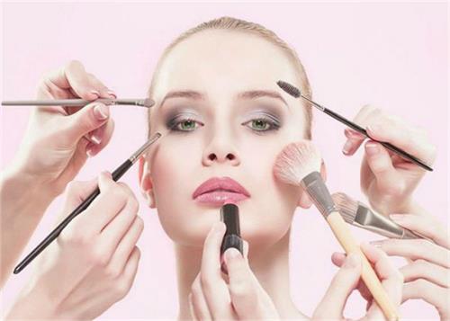due to these mistakes in makeup women older than women