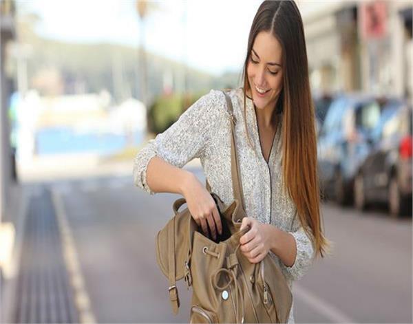 in the summer  every woman has her own with 5 things