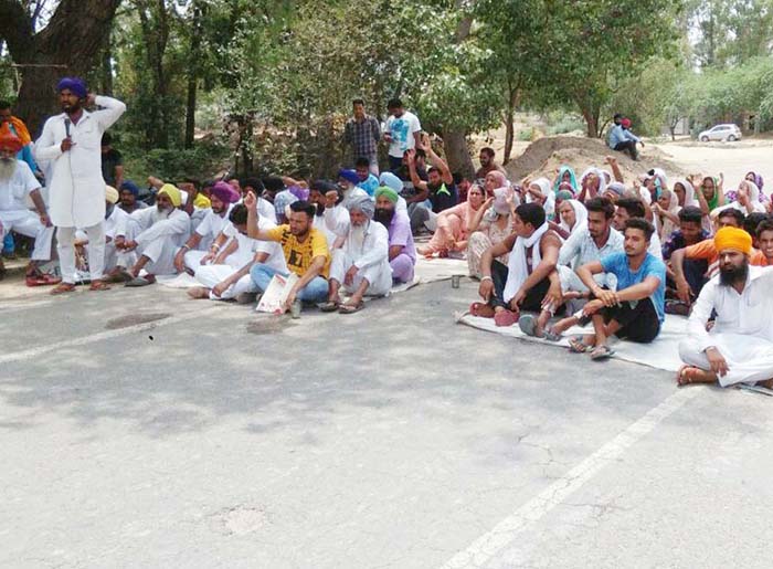 ਬਰਨਾਲਾ-ਮੋਗਾ ਹਾਈਵੇ ਕੀਤਾ ਜਾਮ