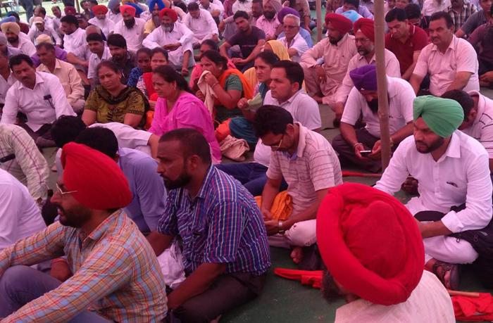 ਗੌਰਮਿੰਟ ਟੀਚਰ ਯੂਨੀਅਨ ਵੱਲੋਂ ਸਿੱਖਿਆ ਮੰਤਰੀ ਦੀ ਕੋਠੀ ਅੱਗੇ ਧਰਨਾ