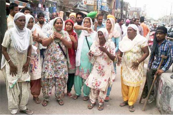 chakka jaam flares up by family members