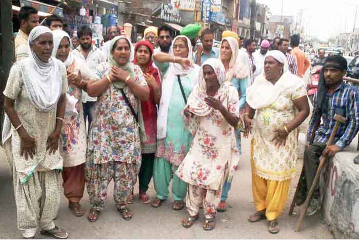 ਭੜਕੇ ਪਰਿਵਾਰਕ ਮੈਂਬਰਾਂ ਵੱਲੋਂ ਚੱਕਾ ਜਾਮ