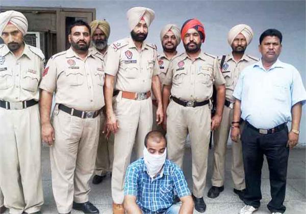 17 bottles of illegal liquor recovered