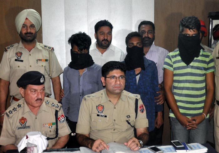 ਪੁਲਸ ਨੇ ਕਾਤਲਾਂ ਨੂੰ ਕੁਝ ਹੀ ਘੰਟਿਆਂ ''ਚ ਕੀਤਾ ਕਾਬੂ