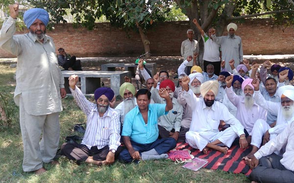 ਪੰਚਾਇਤੀ ਰਾਜ ਪੈਨਸ਼ਨਰਜ਼ ਐਸੋਸੀਏਸ਼ਨ ਵੱਲੋਂ ਨਾਅਰੇਬਾਜ਼ੀ
