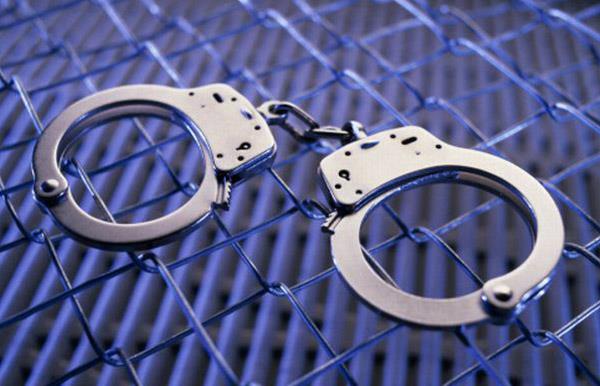 illegal liquor traders