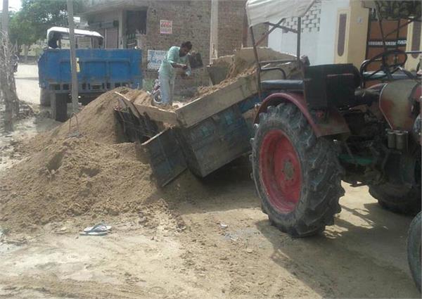 on the day of the accident  the road to sakhhipar road  the accident occurred