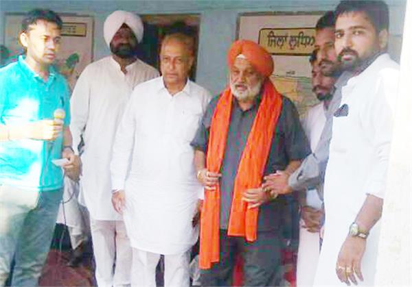 young people broke away in association with aap  dhillon