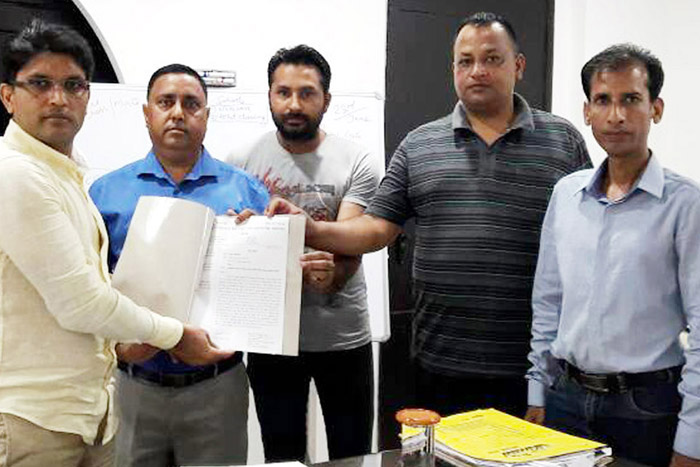 ਬੇਰੁਜ਼ਗਾਰ ਹੈਲਥ ਵਰਕਰਾਂ ਸਿਹਤ ਮੰਤਰੀ ਨੂੰ ਭੇਜਿਆ ਮੰਗ-ਪੱਤਰ