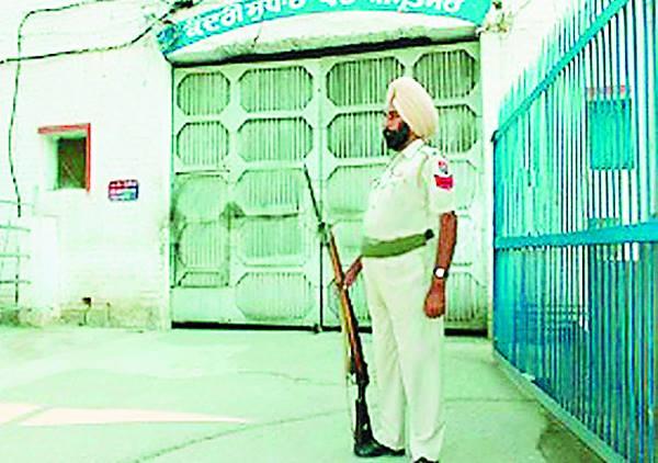 who is going to jail protection guards 