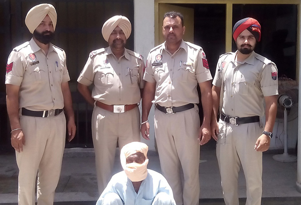 ਚੂਰਾ-ਪੋਸਤ ਸਣੇ 2 ਗ੍ਰਿਫ਼ਤਾਰ