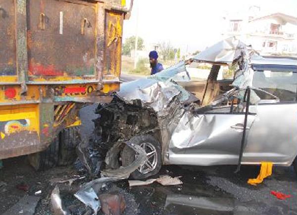 former sarpanch killed  3 injured in road accident