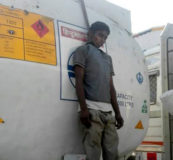 ਟੈਂਕਰ ਦੇ ਕਲੀਨਰ ਨੇ ਲਿਆ ਫਾਹਾ