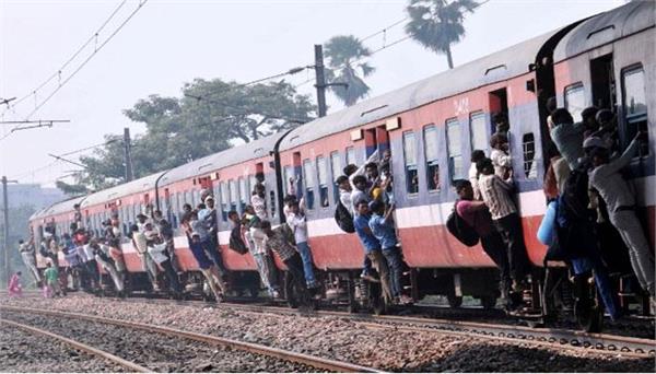 older death due to breathlessness in train coach