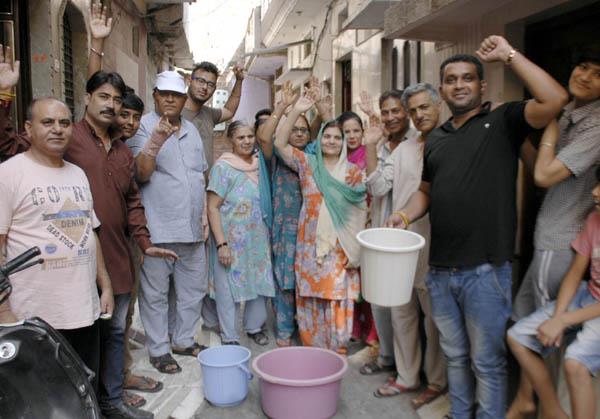 the people of new kot who pusuped the of the water