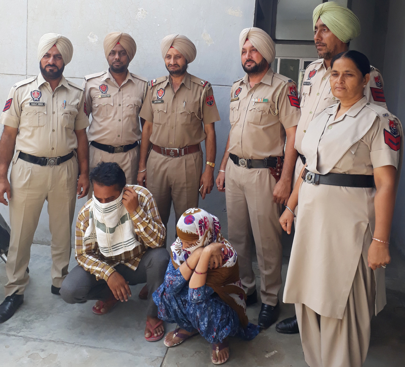 ਸੁਸਾਇਡ ਨੋਟ ਦੇ ਆਧਾਰ ''ਤੇ ਦਰਜ ਮਾਮਲੇ ''ਚ 2 ਗ੍ਰਿਫਤਾਰ, 3 ਫਰਾਰ