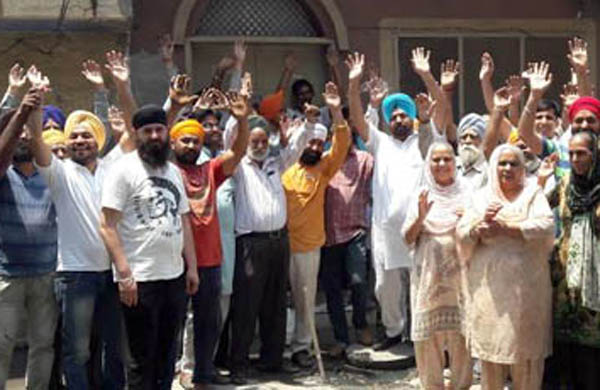 ਵਾਰਡ-34 ''ਚ ਸੀਵਰੇਜ ਬੰਦ, ਲੋਕ ਪ੍ਰੇਸ਼ਾਨ