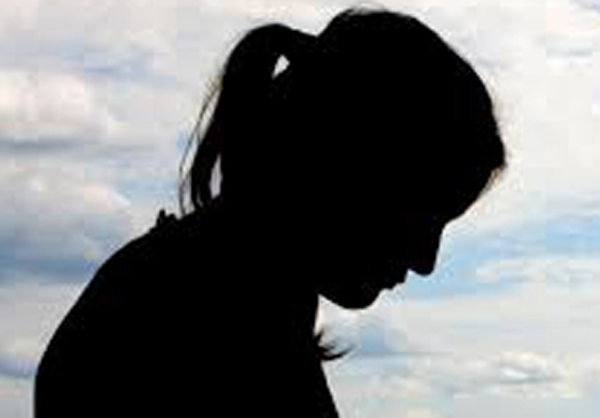 ਔਰਤ ਨੇ ਥਾਣੇਦਾਰ ''ਤੇ ਲਾਏ ਕੰਮ ਬਦਲੇ ਰਾਤ ਗੁਜ਼ਾਰਨ ਲਈ ਮਜਬੂਰ ਕਰਨ ਦੇ ਦੋਸ਼